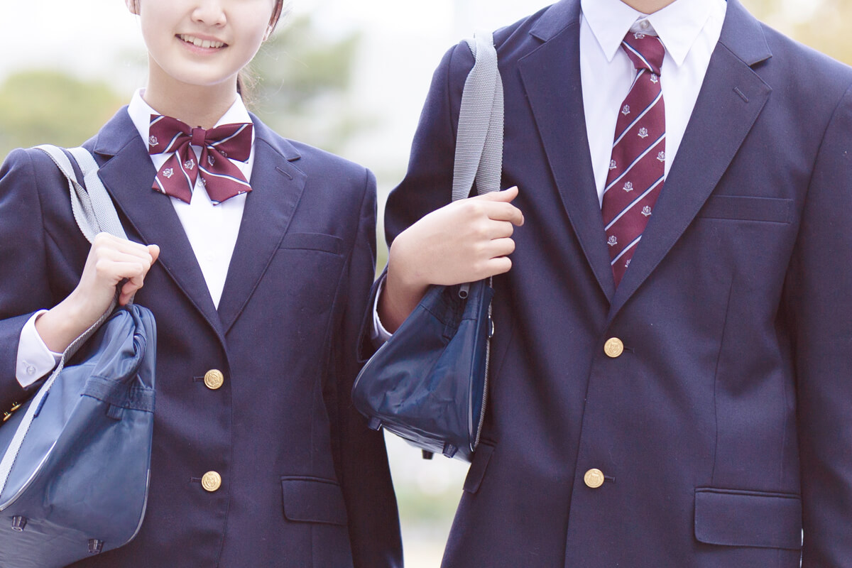 【男子・女子どっちも使える】高校生におすすめの定期入れ6選