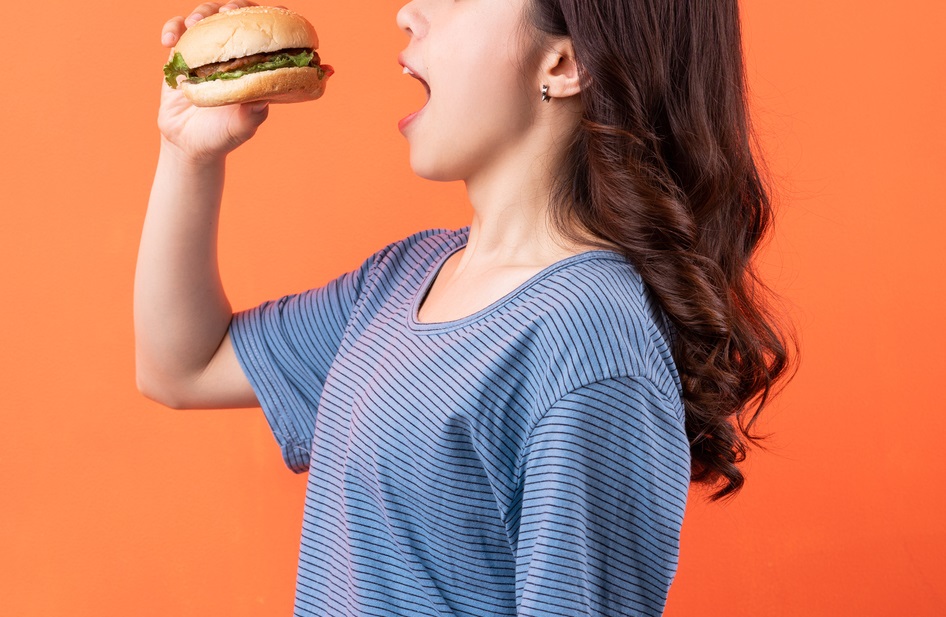 ダイエット中にマックを食べると太る？