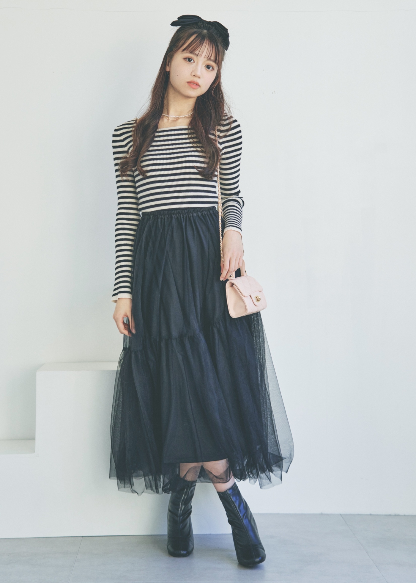 【春】高校生の可愛いデート服・レース・チュール素材のスカート