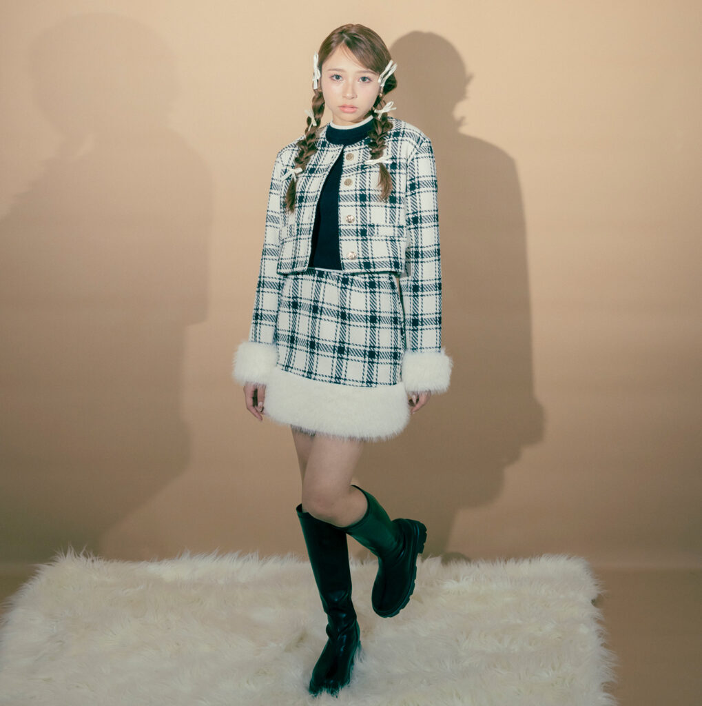 リナ★【新品タグ付き】eimy♡ファートップス アイボリー tuhan-seira-part2-ICB-