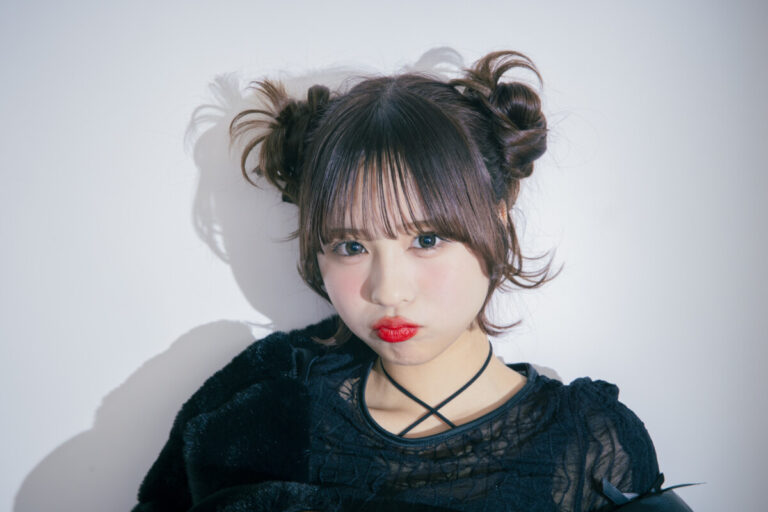 実はクールでオトナキャラ!? ゆちゅのBLACKコーデ