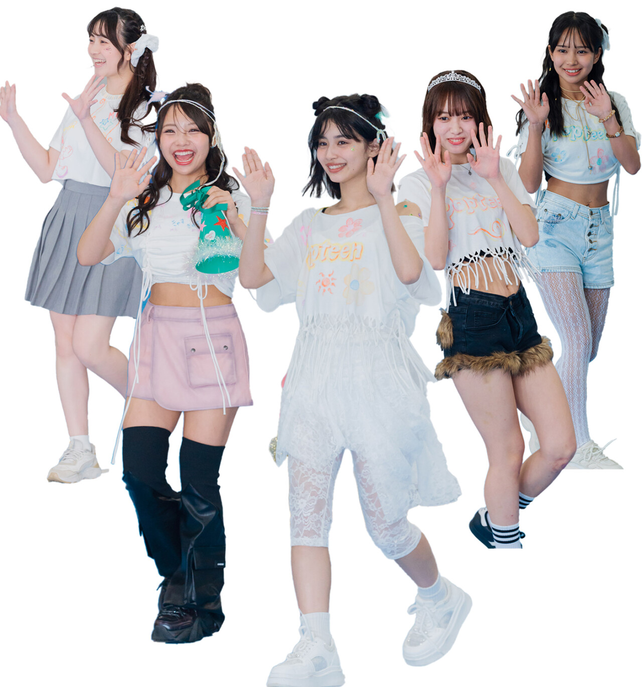ナチュラル×ガーリーな白コーデで登場！【らーなんチーム】
