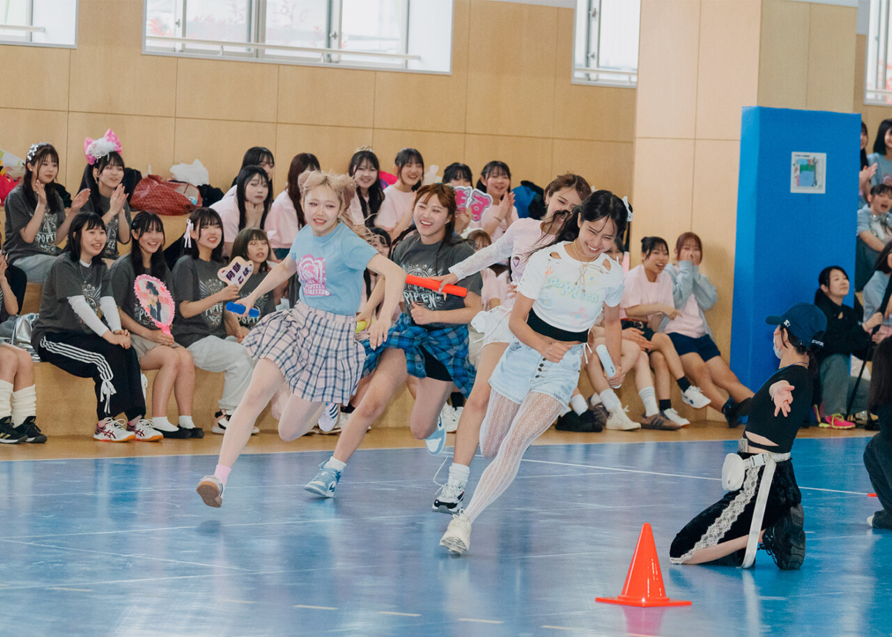 【最終種目・チーム対抗リレー】運動会のラストはみんなでバトンをつなぐ！