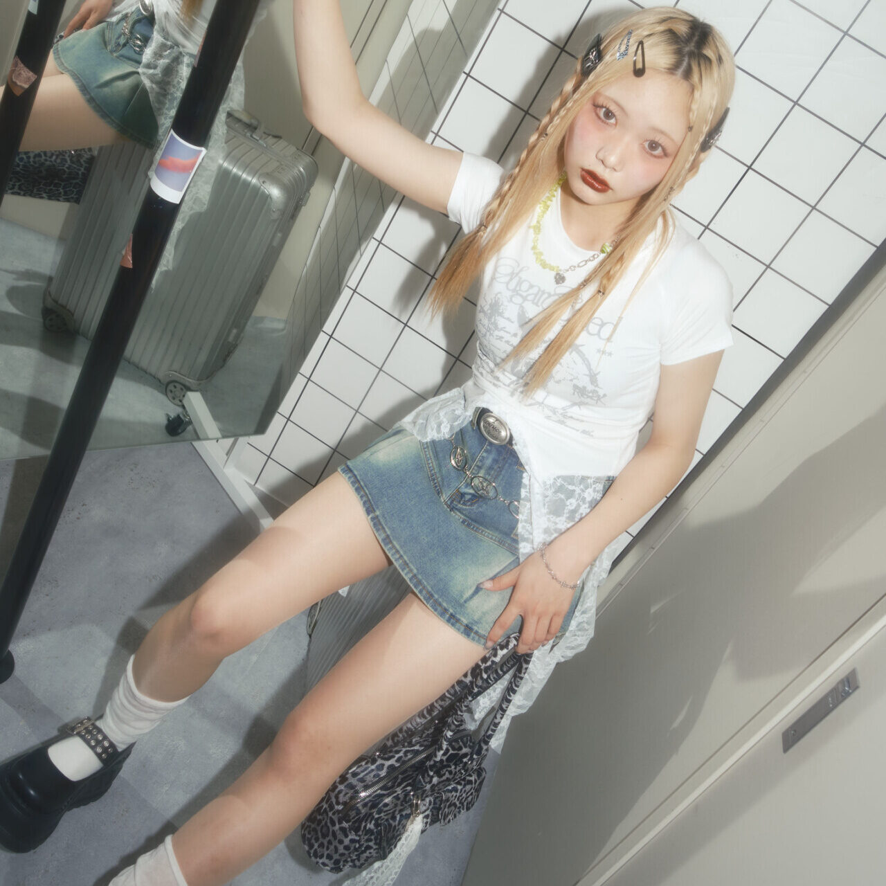 【みゆん×NEOグランジ】Y2Kコーデにひとクセ小物をトッピング