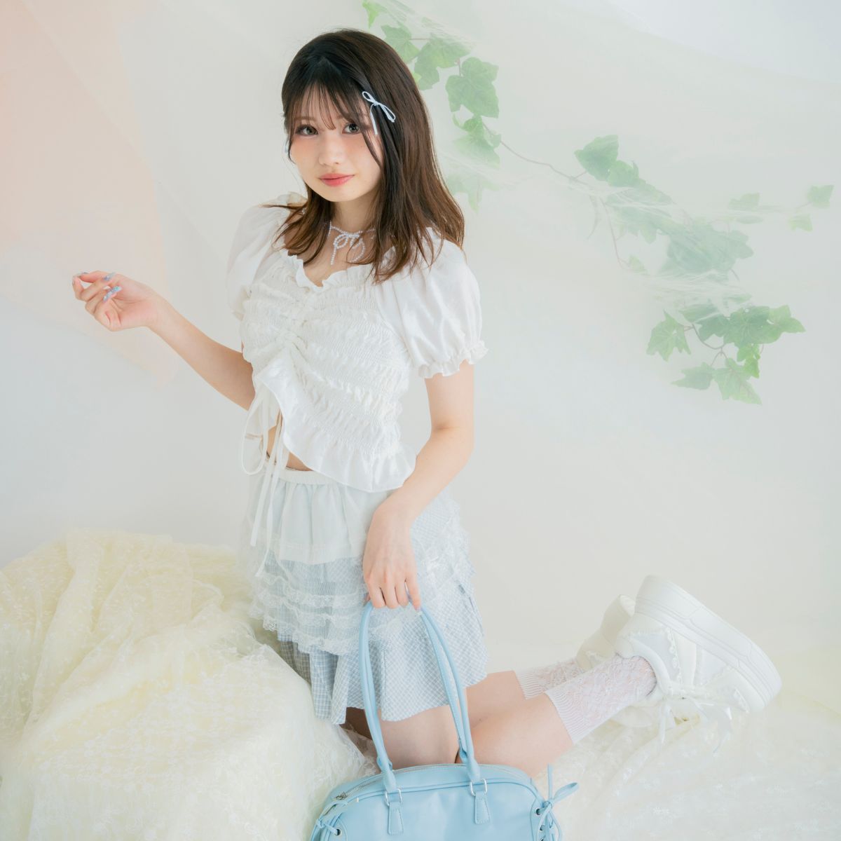 モカみたいなミニスカにはスニーカーを合わせて♩