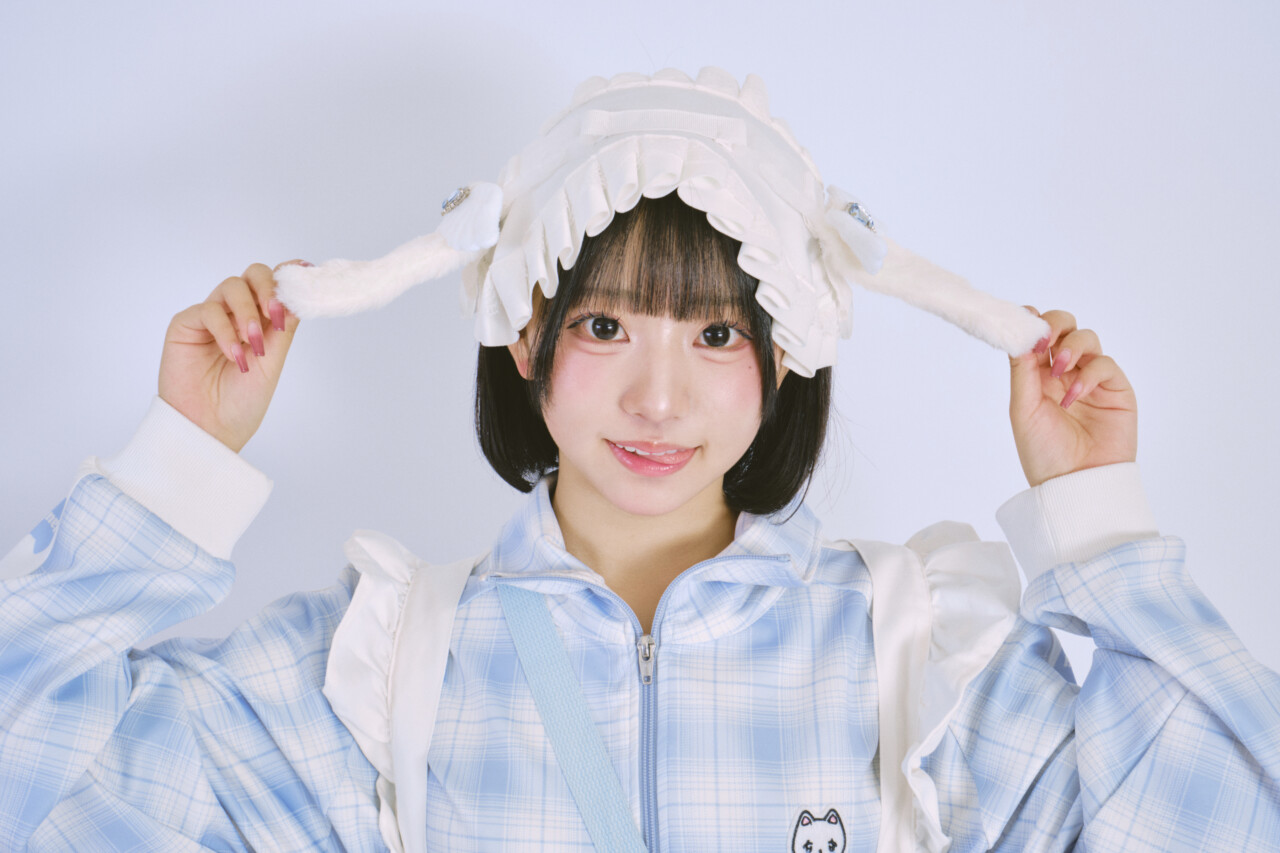 ポイントはヘッドドレス！
