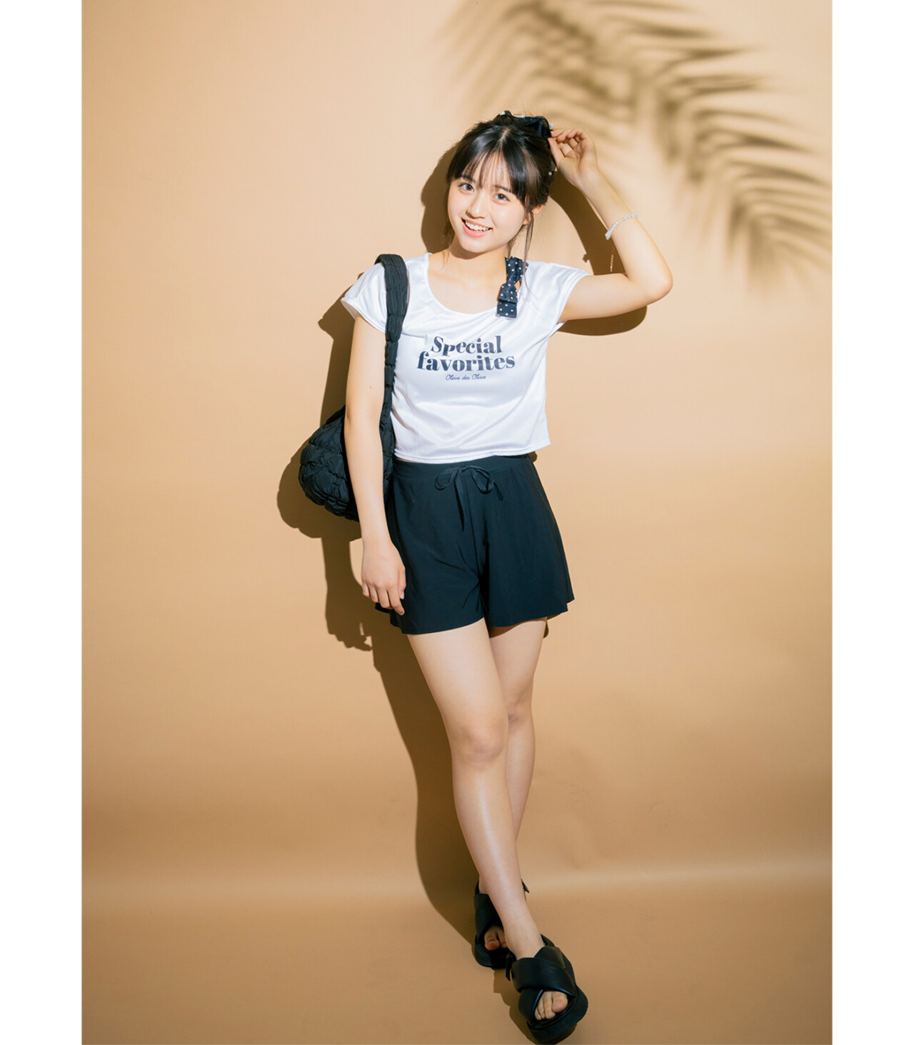 Tシャツタイプの水着でカジュアルに。韓国っぽいデザインもツボ♡