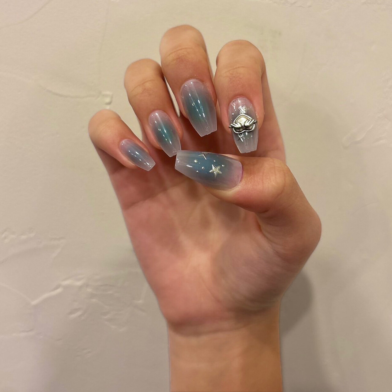 ふんわり色づきが可愛い♡トレンドのチークネイル