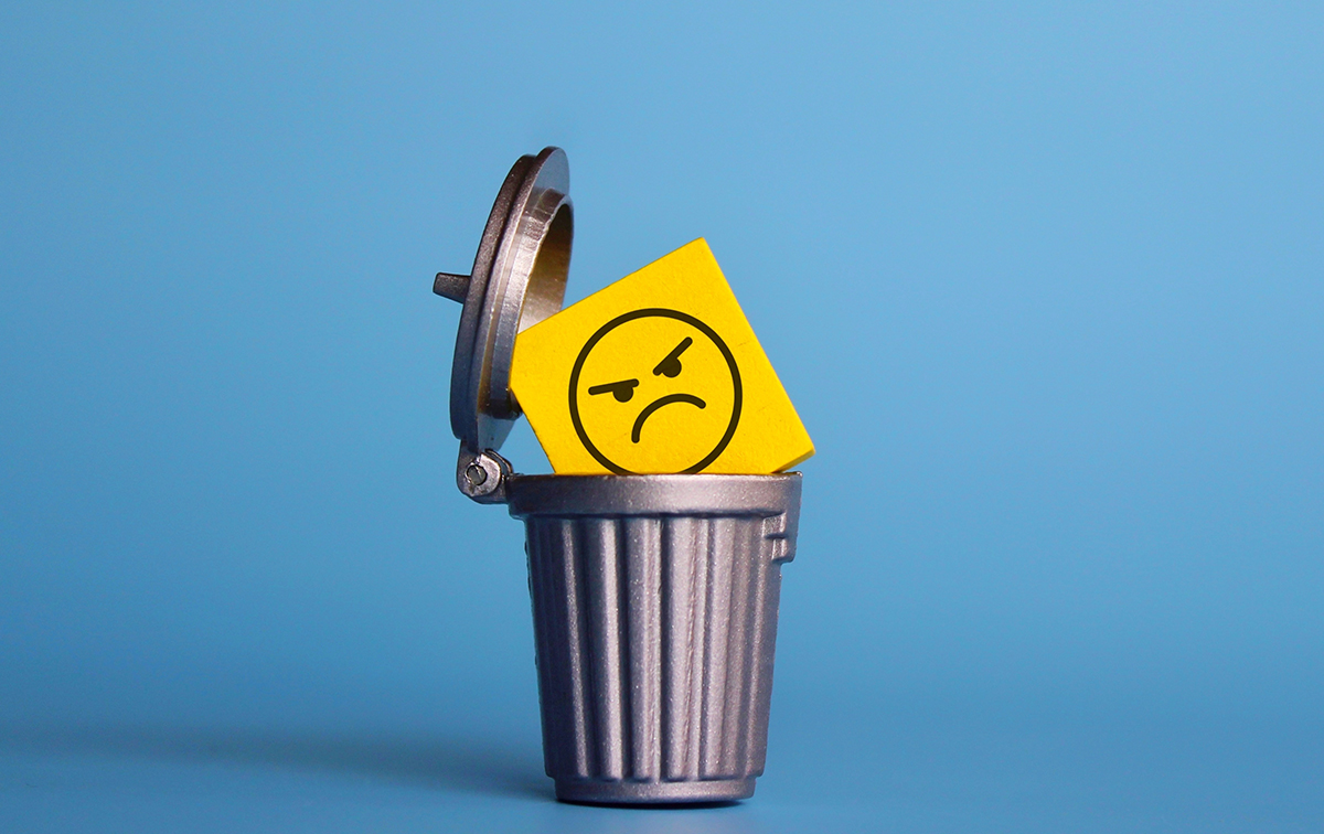 マニキュアを捨てるときの注意点