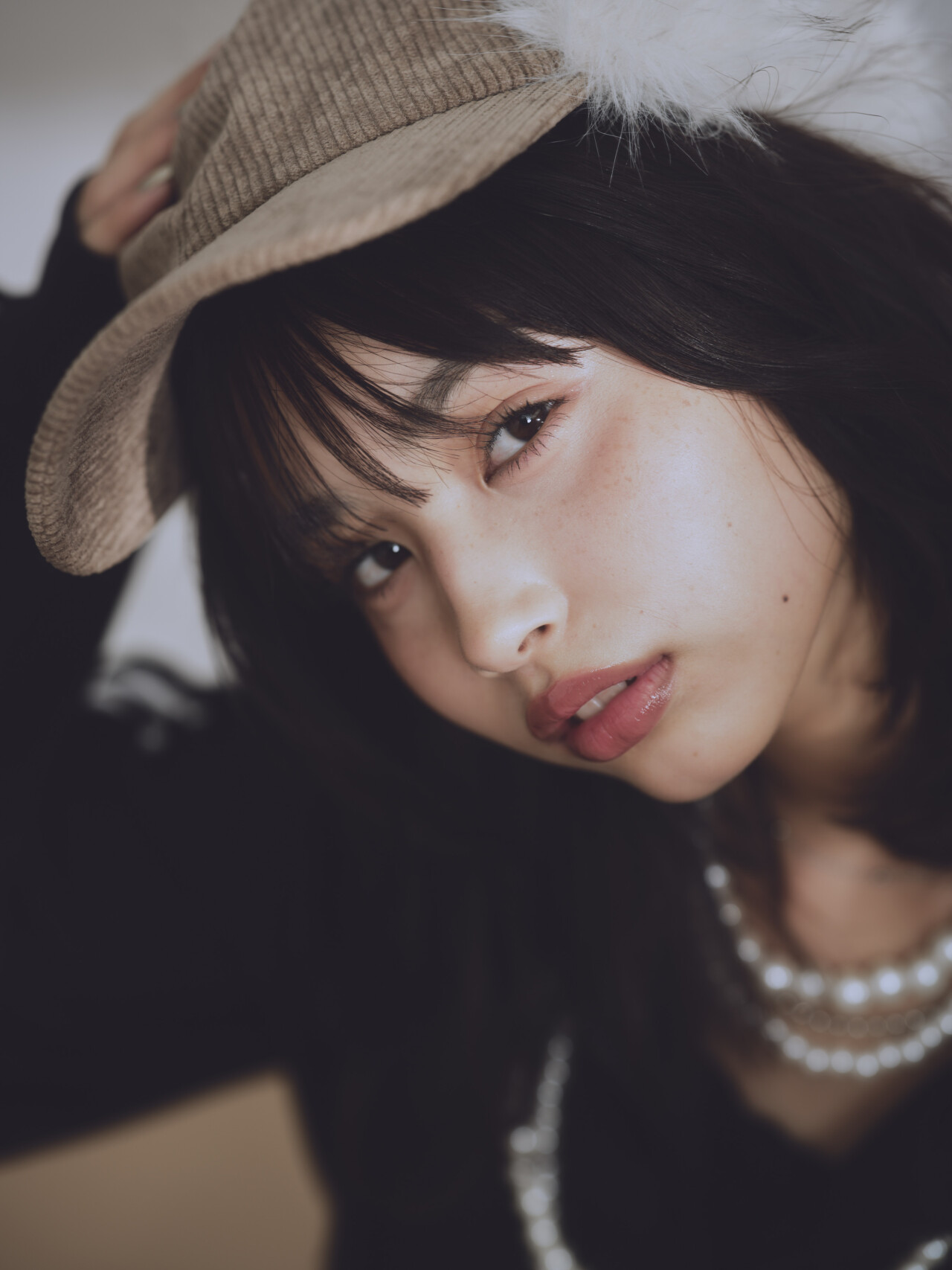 海外ガールはちょいファーで遊び心ある冬コーデを