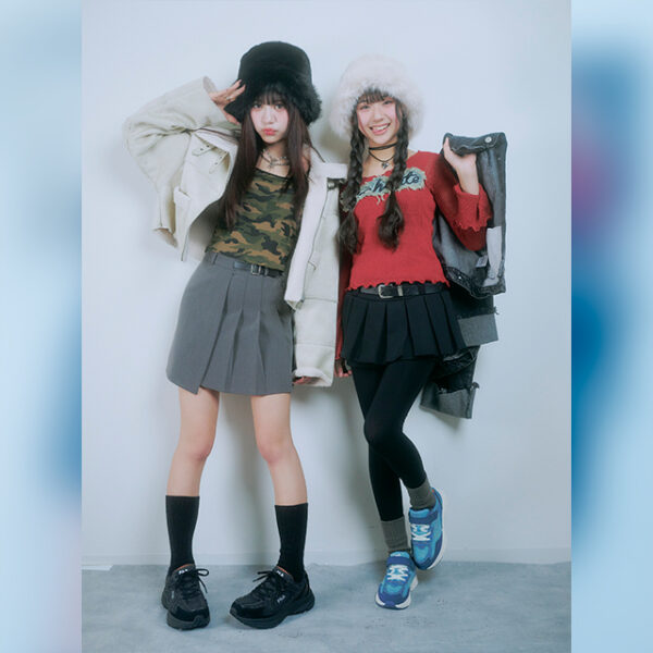 デニムが可愛すぎ♡ FILAの新作スニーカーで韓国×90’sな姉妹コーデ