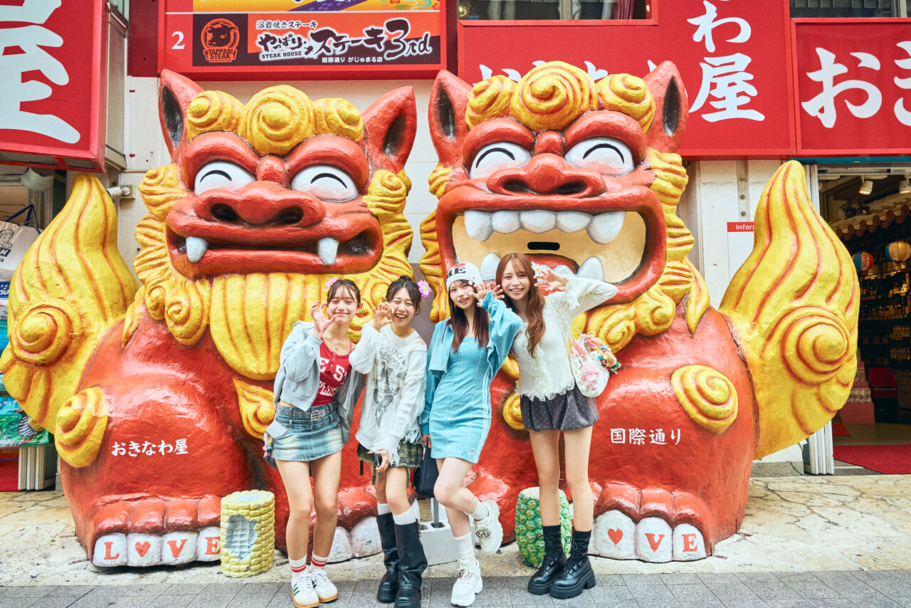最後は有名なおっきいシーサーのまえで♡
