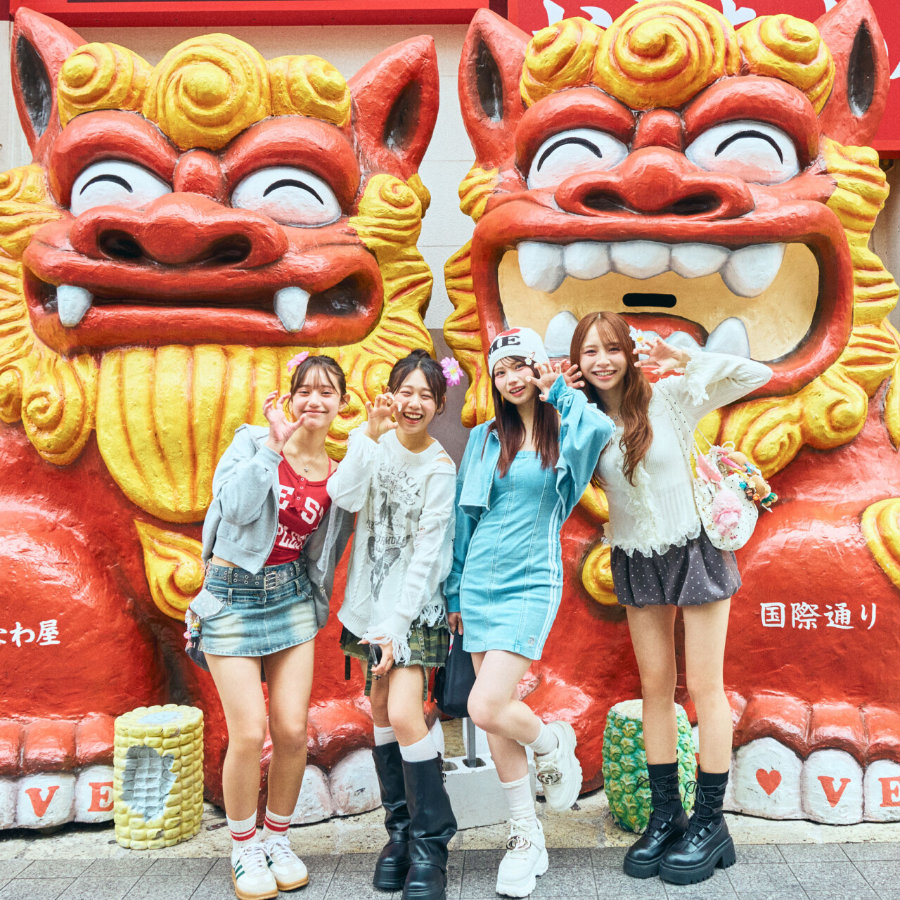 国際通りでおみやげ探索！Popteen沖縄女子旅♡