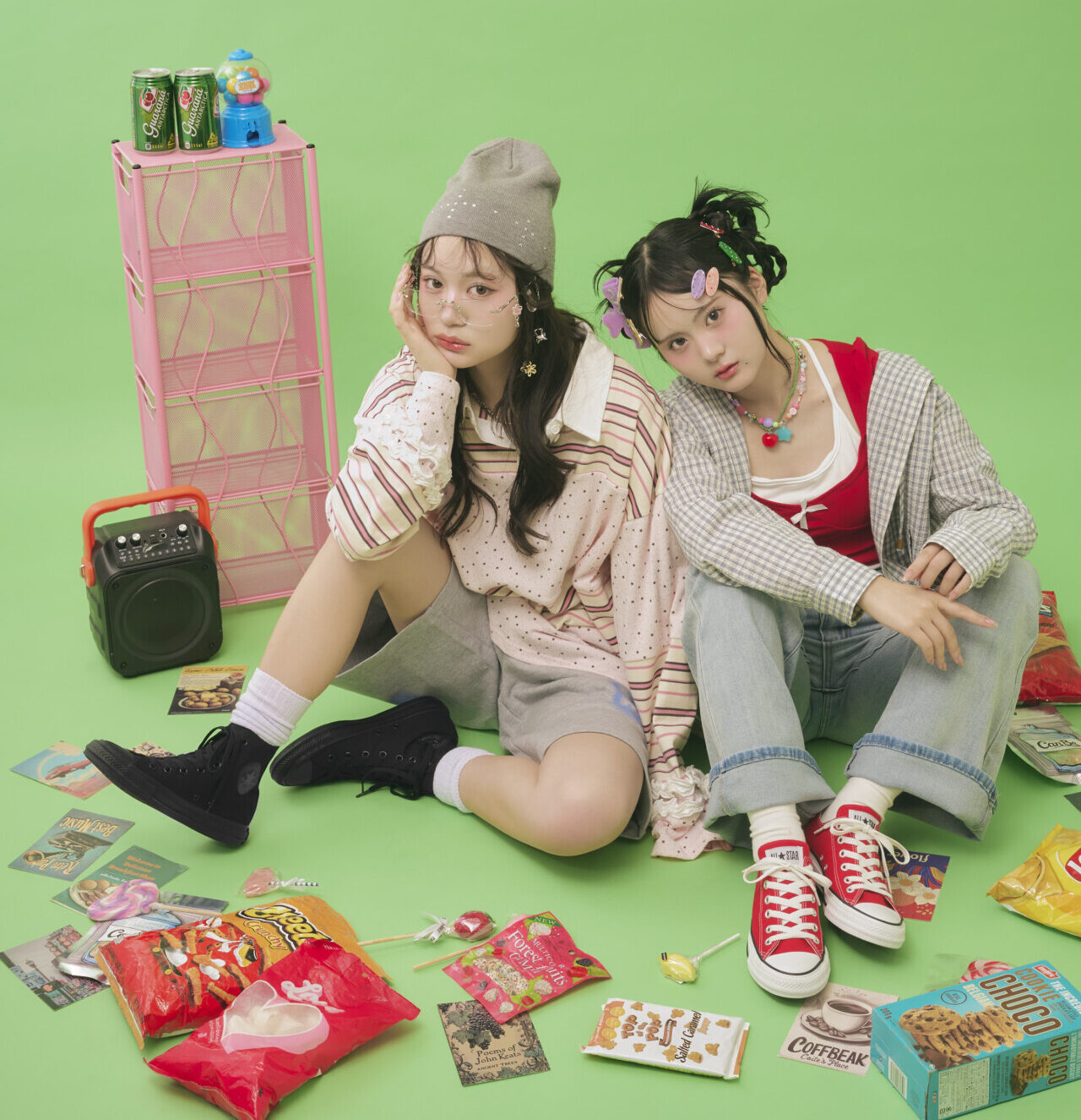 個性派カラースニーカーで旬のY2Kルックがかなう★