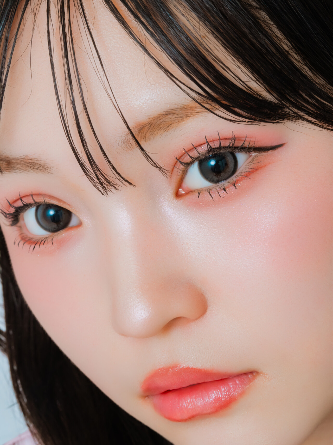 りんりんはハイライトと目元メイクでパキッとした印象!-4