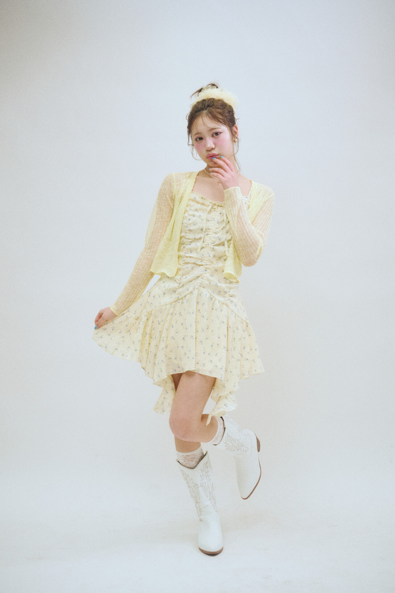 もちゅはヘルシーな花柄ワンピで華やかに♡