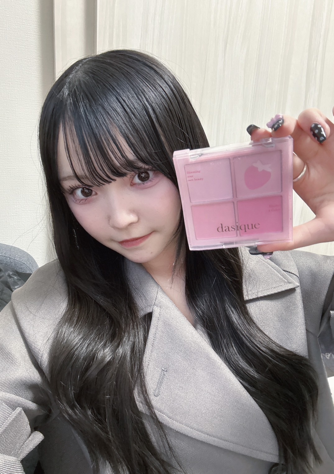 りんりんはハイライトと目元メイクでパキッとした印象!-6