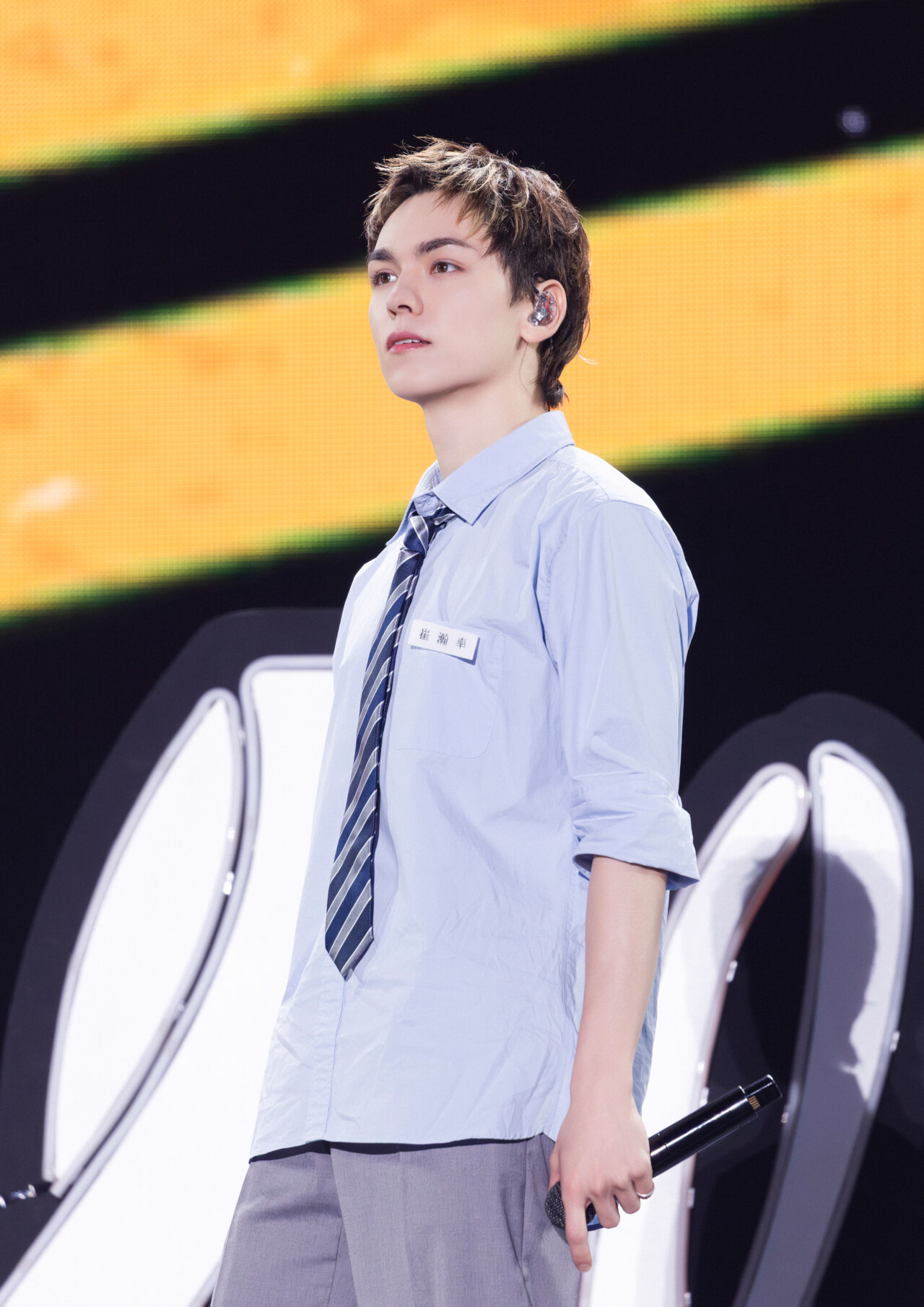 オープニングは爆イケ&ldquo;制服ビジュ&rdquo;で登場！！-3