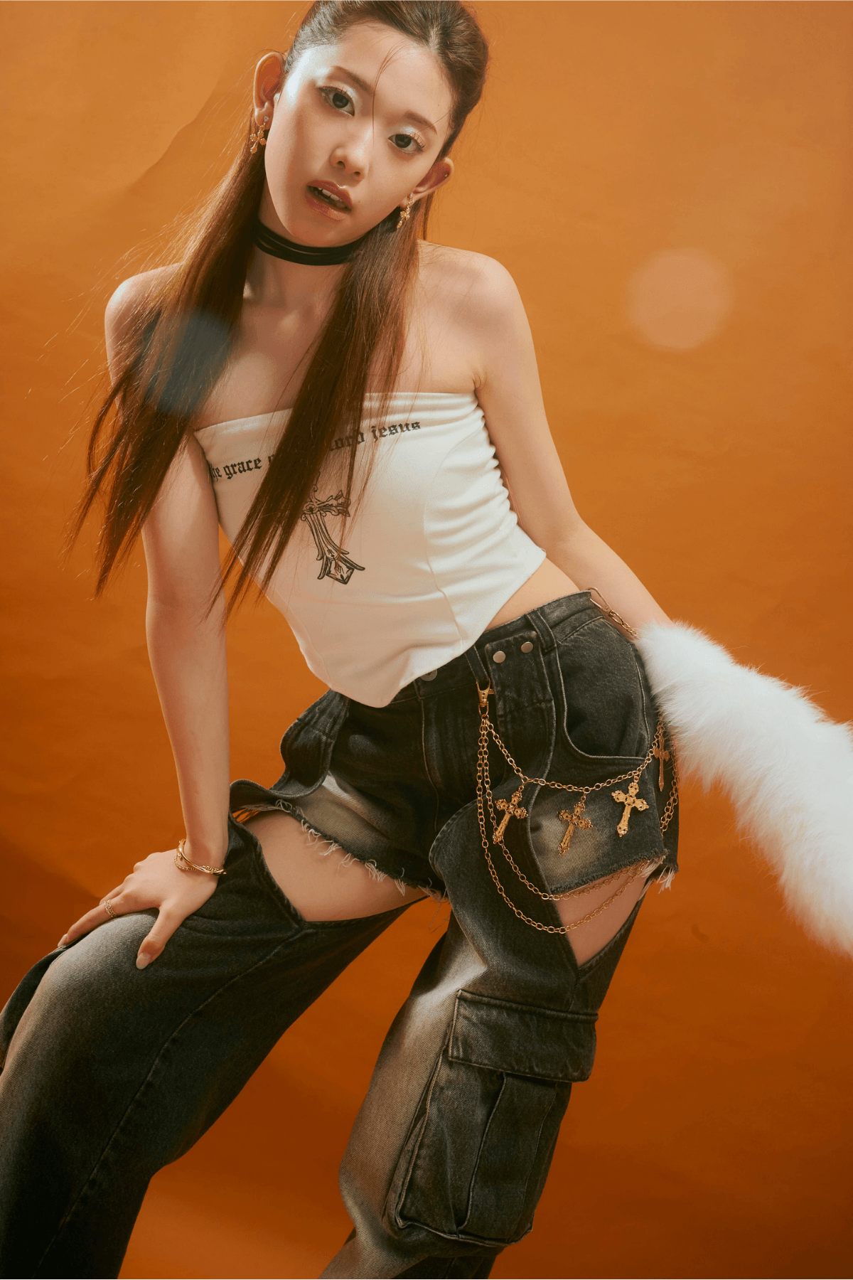 【LOOK3】辛口小物を合わせた、強気なY2Kコーデ☆