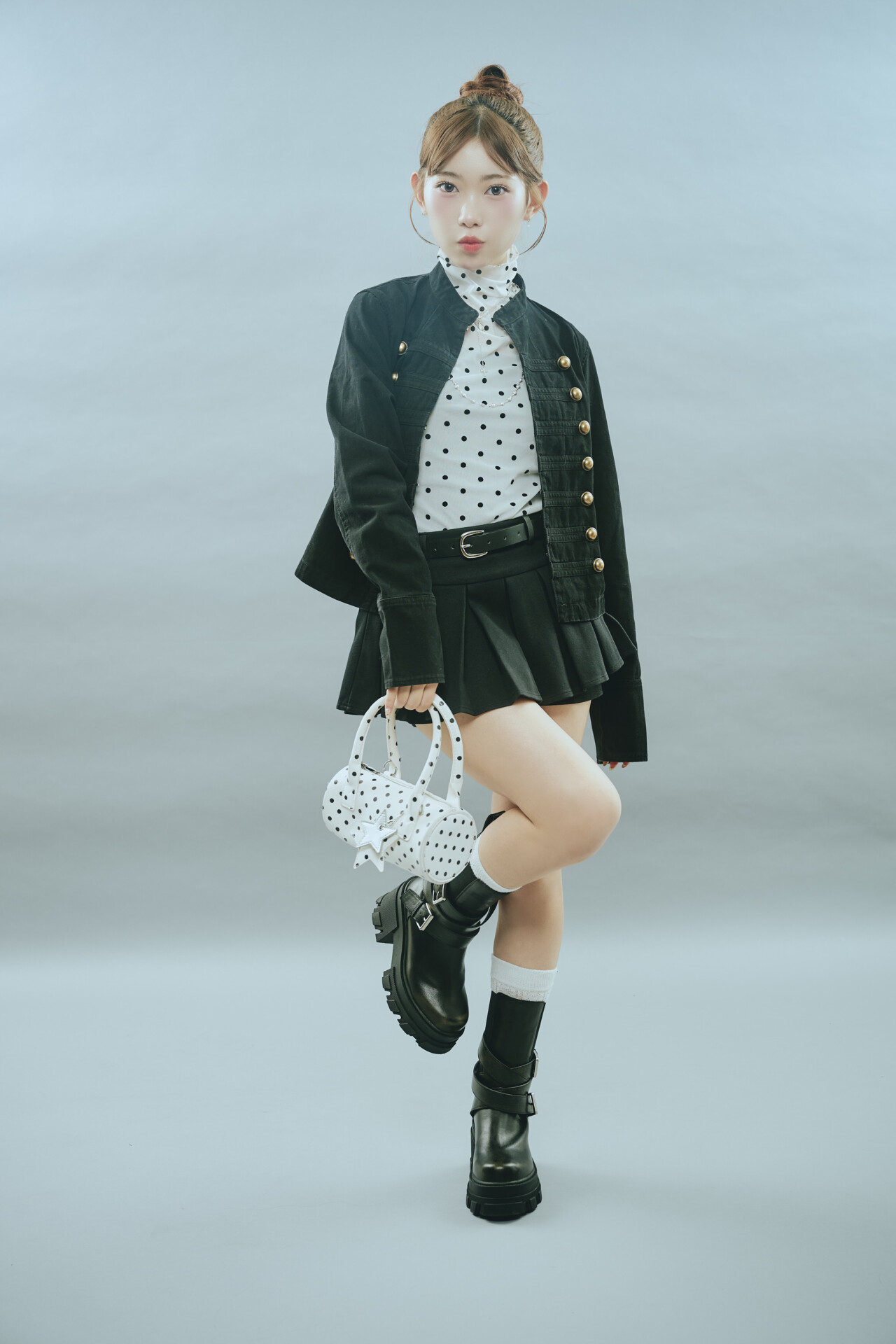 LOOK 2 甘めドットなら、とにかく黒との相性が抜群。