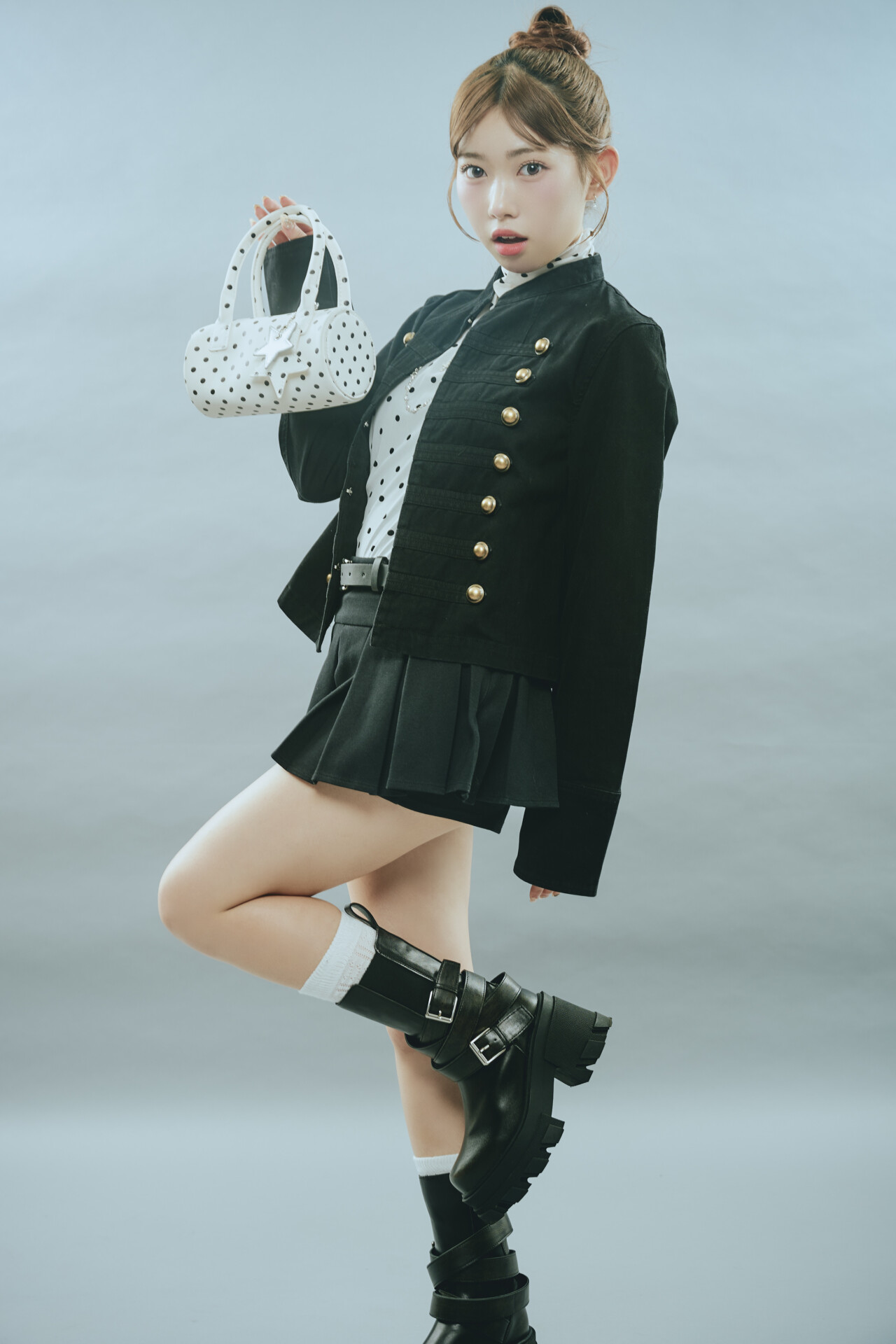 LOOK 2 甘めドットなら、とにかく黒との相性が抜群。
